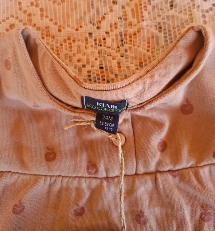 Robe bébé KIABI beige pommes 24 mois neuve - Éco Conception - photo numéro 3
