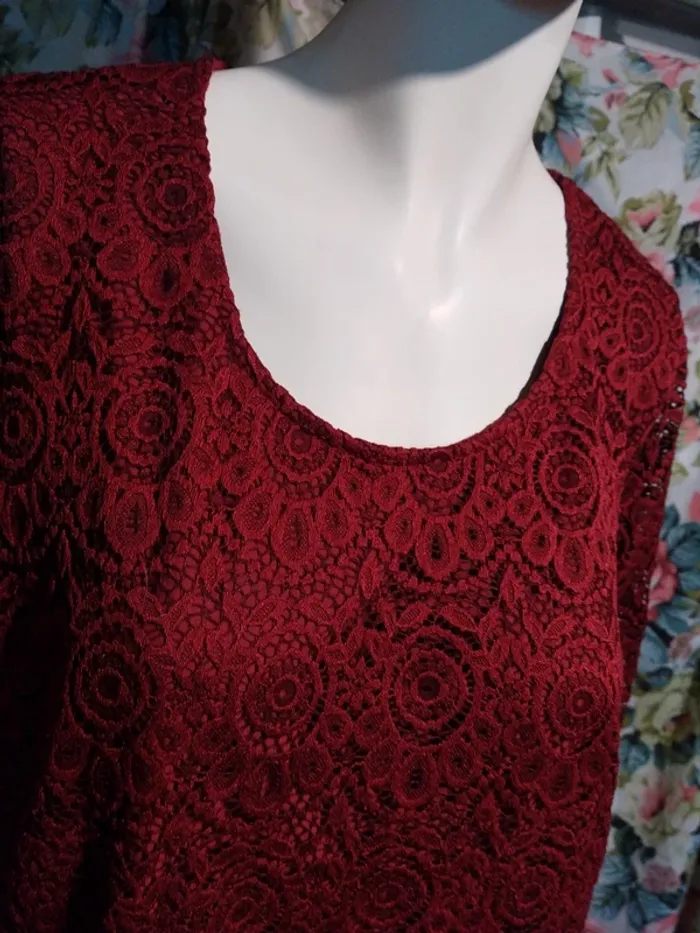 Top tee shirt rouge red bordeaux dentelle lace chic - photo numéro 3