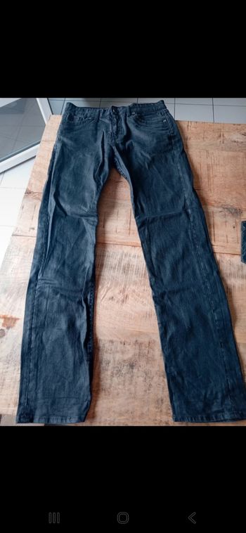 Jean noir effet huilé