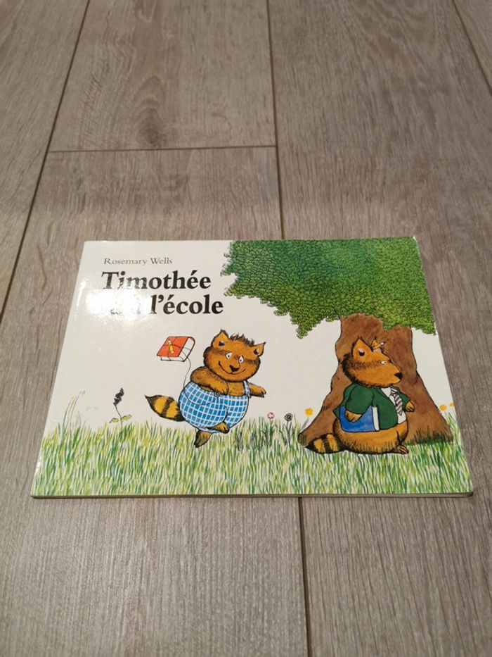 Timothée va à l'école