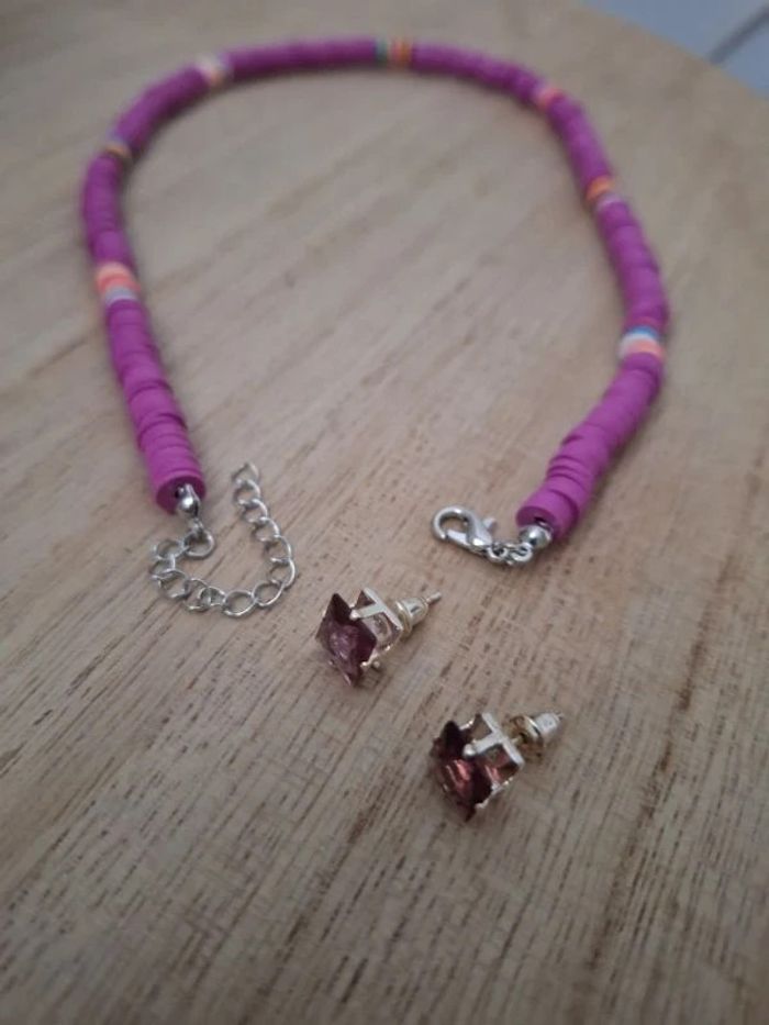 Collier et 1 paire de boucles d'oreilles neuf - photo numéro 3
