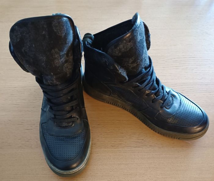 RARE : Baskets montantes Staggy doublée polaire noire taille 45 Homme - photo numéro 3