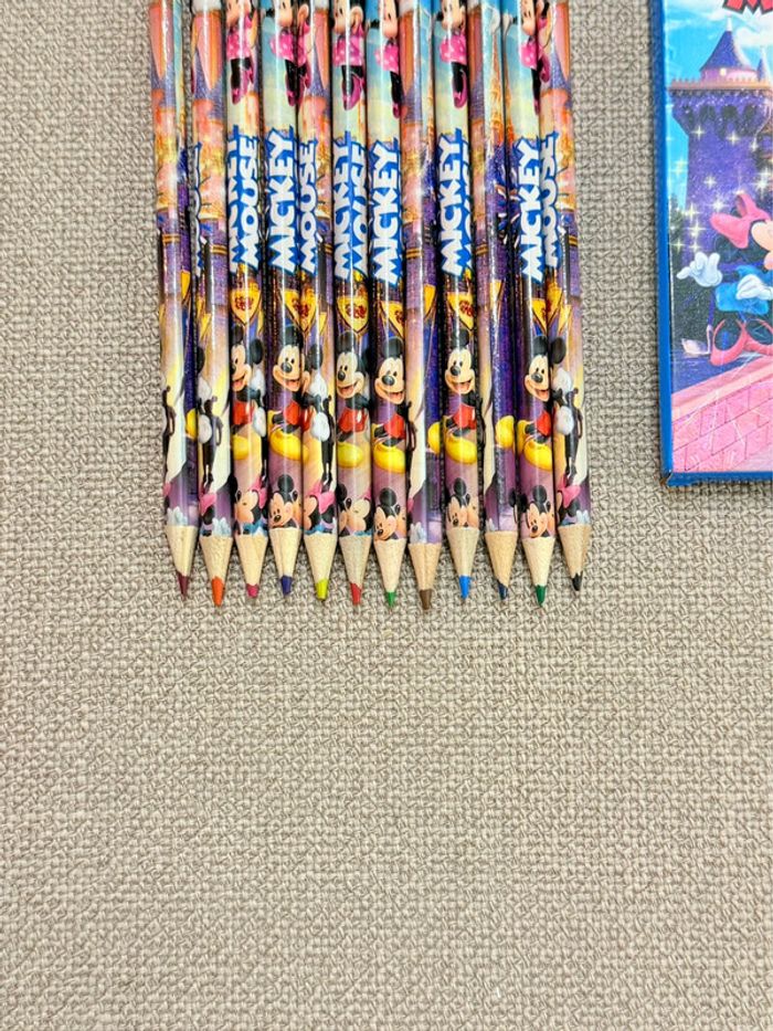 Set de 12 crayons de couleur Mickey Mouse - photo numéro 3