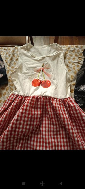 Robe cerise