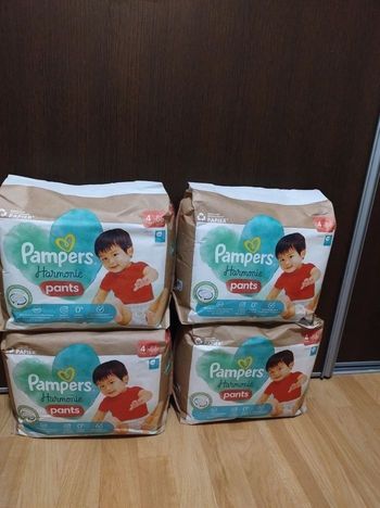 64  couches Pampers harmonie Pants taille 4 (2 sachets de 32 couches par paquet)