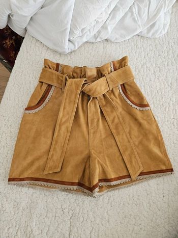 Short cuir Claudie Pierlot T38 – Neuf étiquettes – Chèvre – Modèle CARVI 345€