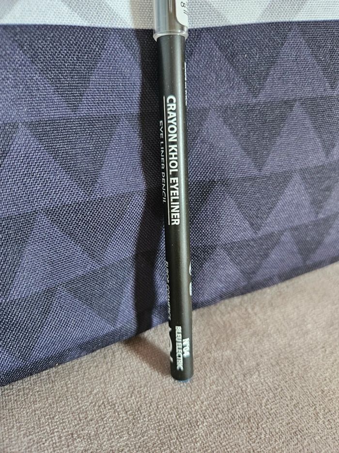 Crayon khôl eyeliner bleu electric neuf - photo numéro 2