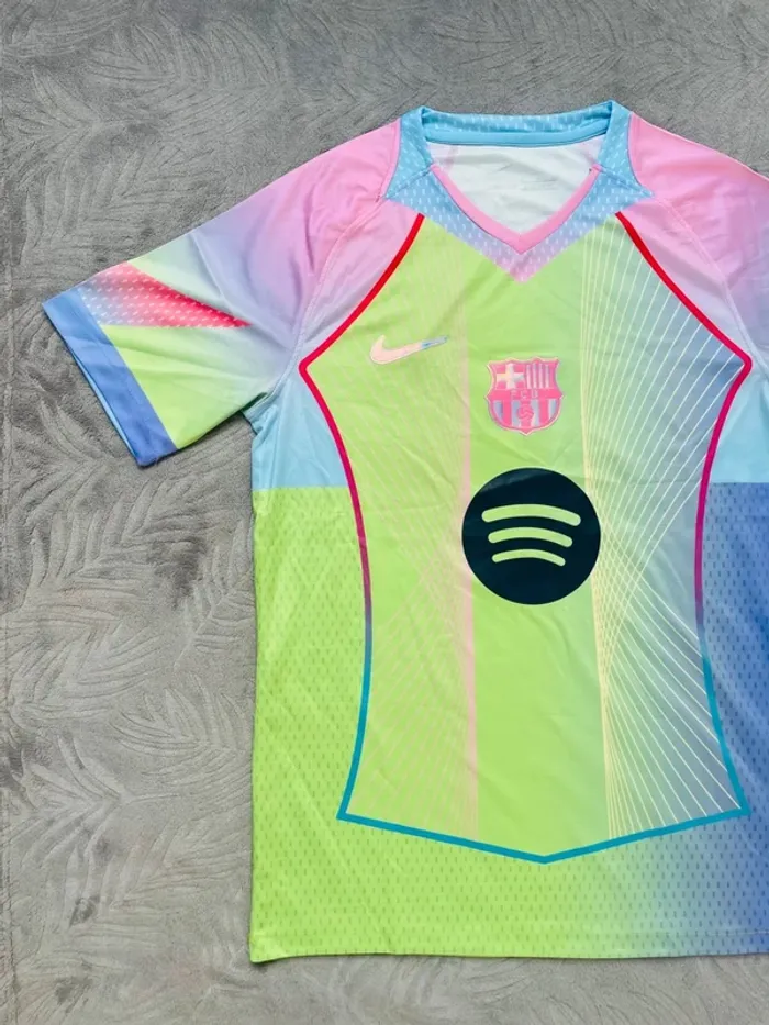 Maillot concept foot Barça vert taille S - photo numéro 2