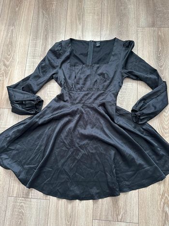 Robe noire manches longues