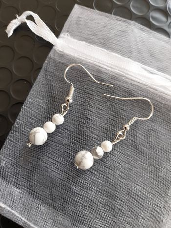 Boucles d'oreilles pierres naturelles Turquoise blanche