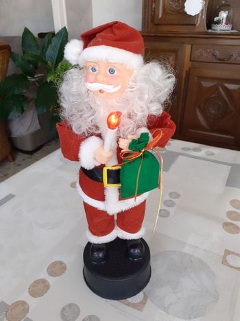 père Noël automate animé et musical