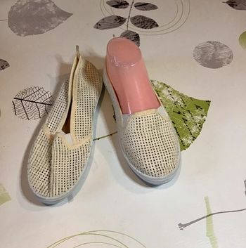 Chaussure détente taille 37 crème beige