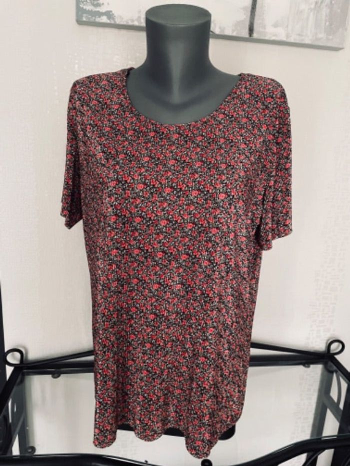Jolie tunique taille 46 neuve