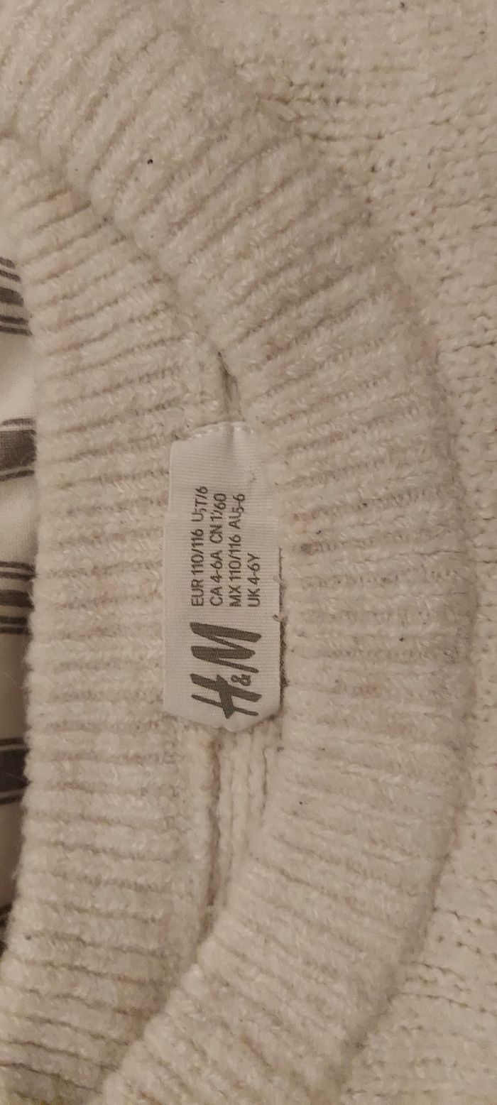 Pull H&M taille 5-6 ans -
Vêtements - photo numéro 2