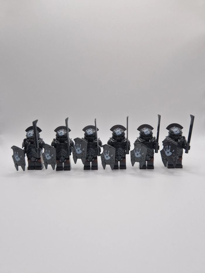 Figurines type lego 6 guerriers orcs seigneur des anneaux / hobbit