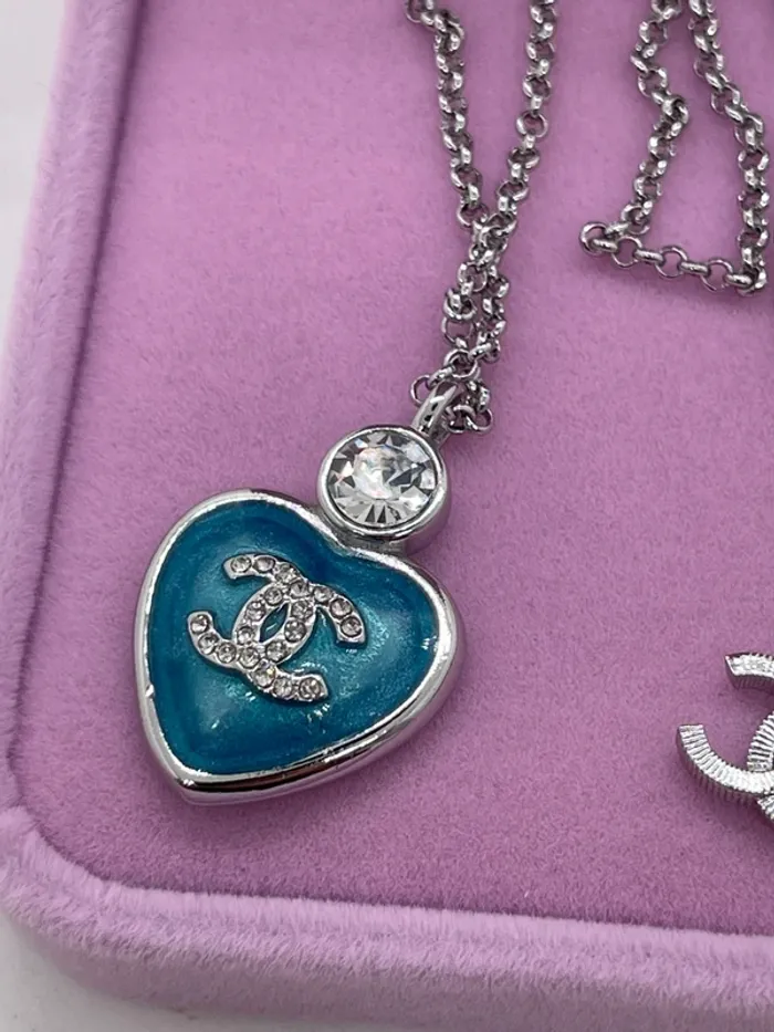 Collier argenté cœur résine bleue - photo numéro 7