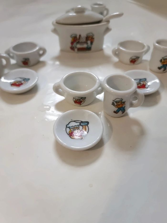 Dînette en porcelaine - photo numéro 3