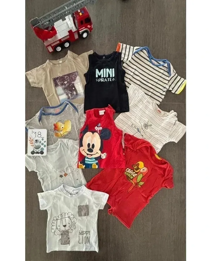 T-shirts débardeur combishort 18 mois lot garçon