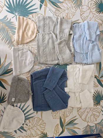 Lot  brassière bonnet