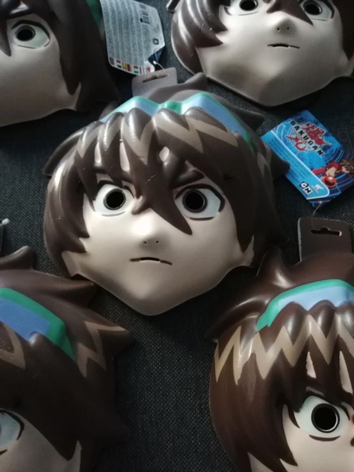 Lot de 5 masques en mousse bakugan pour déguisement - photo numéro 4
