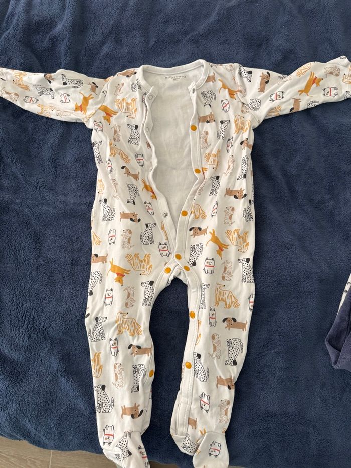 Pyjama taille 18 mois et gigoteuse - photo numéro 2