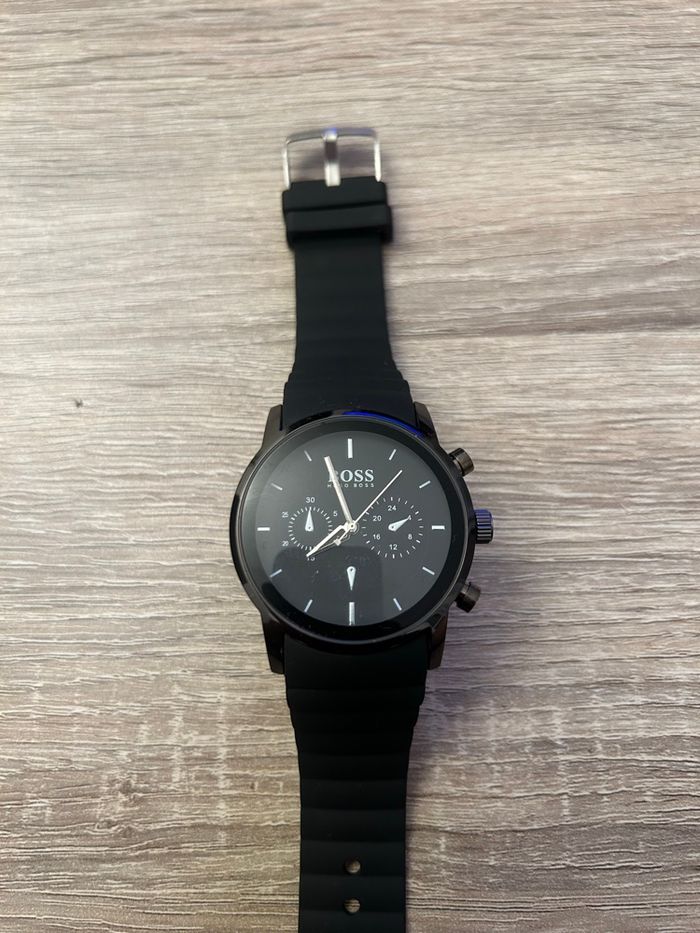 Montre Hugo Boss neuve jamais portée - photo numéro 2