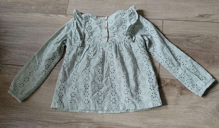 Blouse dentelle anglaise taille 4 ans - photo numéro 2