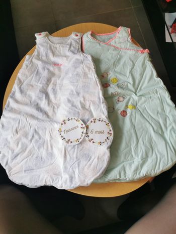 Lot de 2 turbulettes demi-saison 0/6mois en Tbe brioche