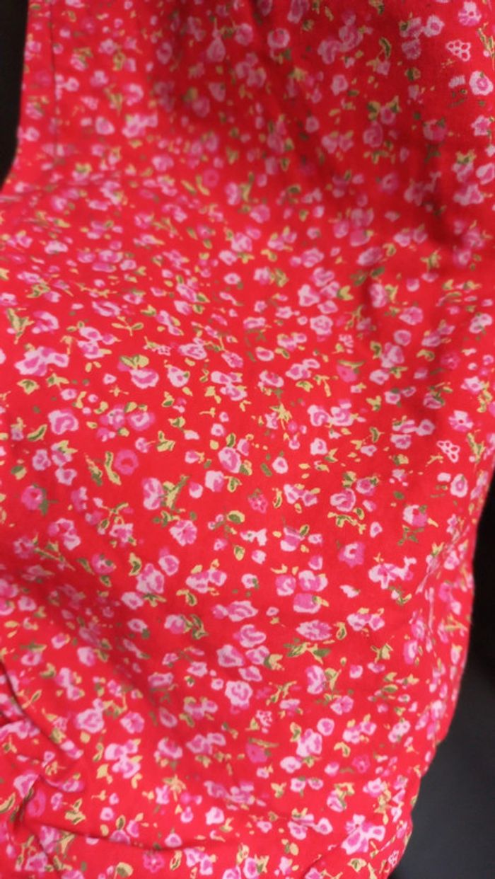 Pantalon rouge t-shirt rose - photo numéro 5