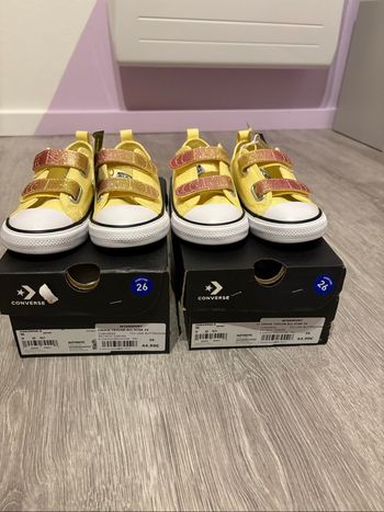 Lot de 2 paires de Converse neuves taille 26