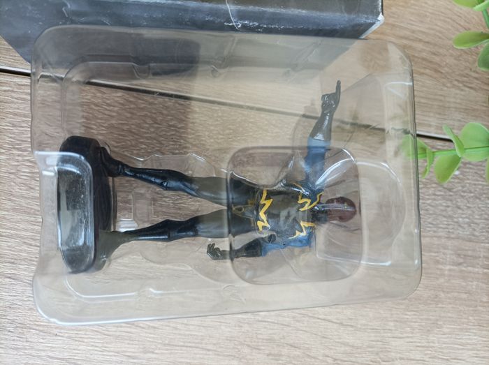 Figurine black lightning DC comics eaglemoss - photo numéro 2
