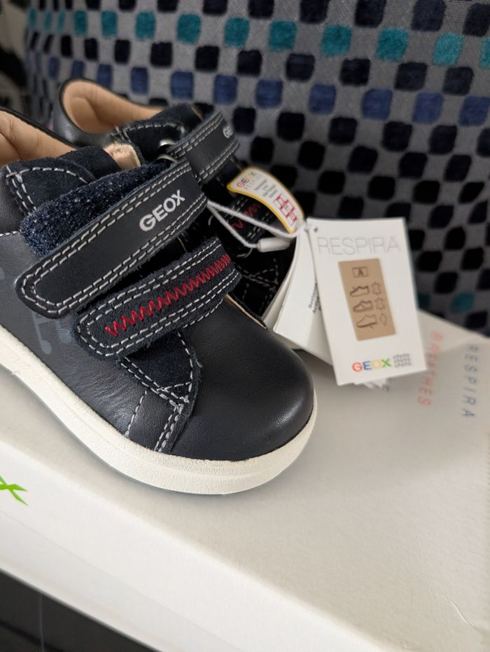 Chaussures garçon tout cuir. Taille 20. Idéal premier pas. Neuf. Geox - photo numéro 9