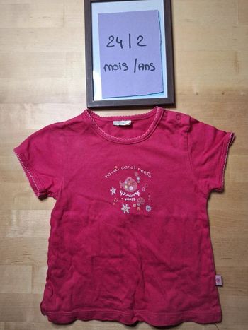 T-shirt manches courtes pour fille taille 24 mois en très bon état