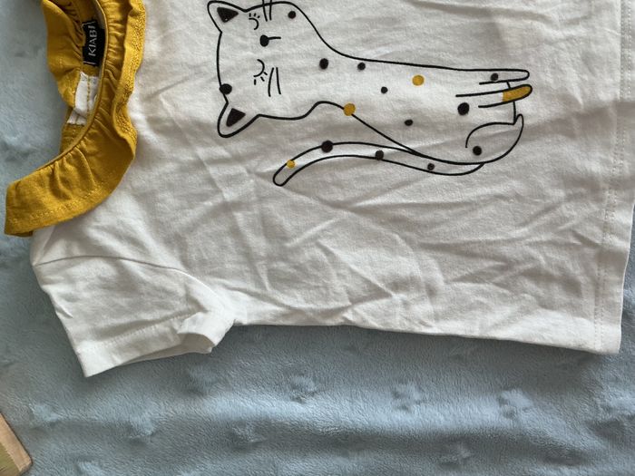 teeshirt manches courtes blanc à col moutarde ouverture totale au dos 9 mois kiabi - photo numéro 7