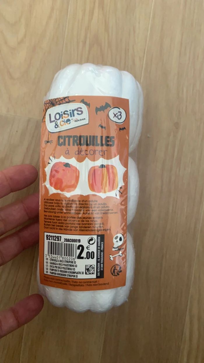 Lot de 3 Citrouilles en polystyrène neuf - photo numéro 2