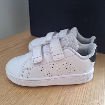 Basket adidas P22