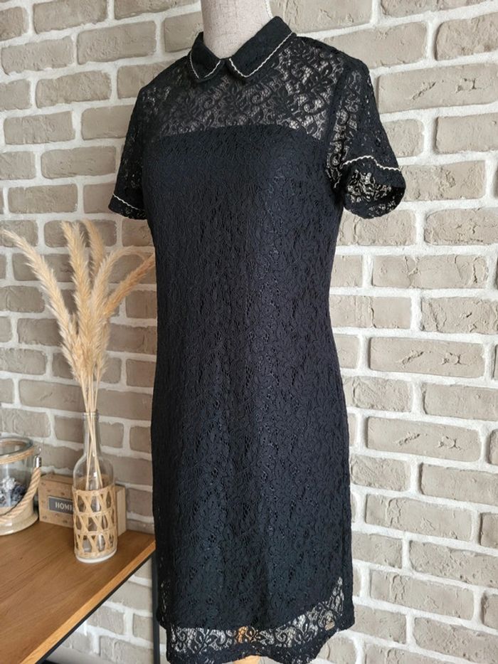 Robe en dentelle noire DDP avec liseré doré - Comm neuve - photo numéro 4