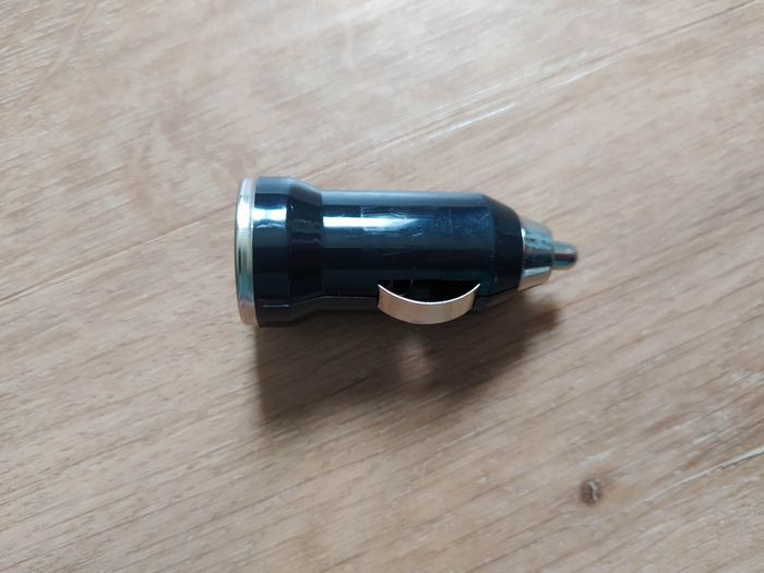Chargeur USB pour voiture allume cigare - photo numéro 2