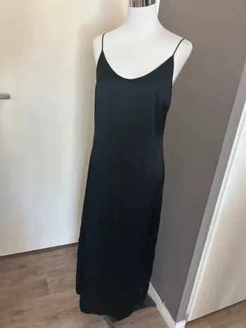 Malizia by la perla Robe longue en soie noir