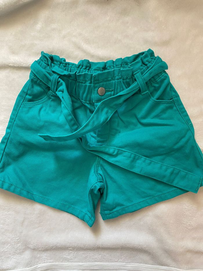 Short turquoise
