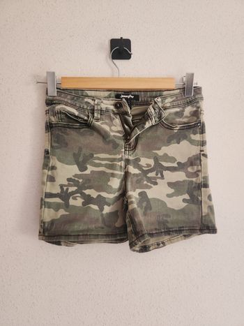 Short femme 34 Jennyfer – motif militaire – bon état