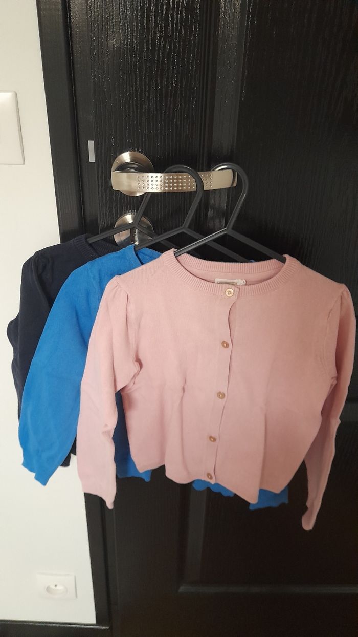 Lot gilets fille 4ans