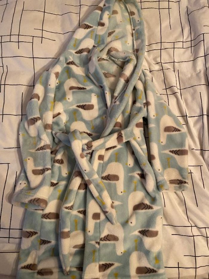 vends peignoir taille 5/6 ans