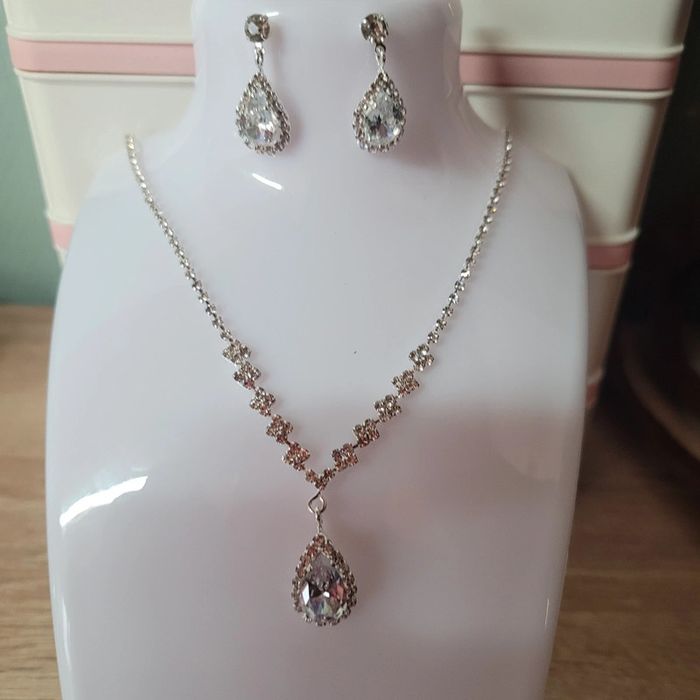 Ensemble collier boucle d oreillle