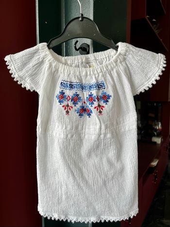 Robe brodée