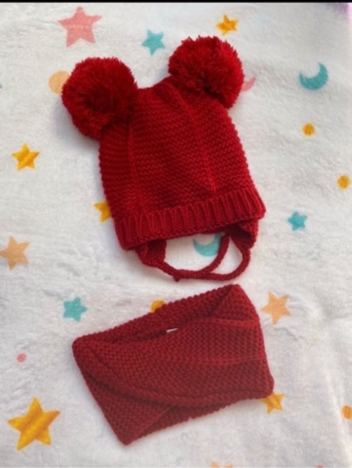 Bonnet avec tour de cou