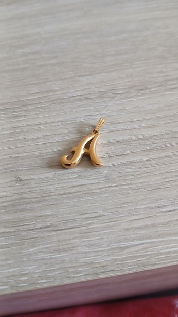 Pendentif lettre A