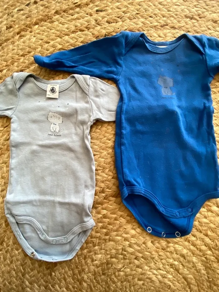 2 body petit bateau 3 mois - photo numéro 2
