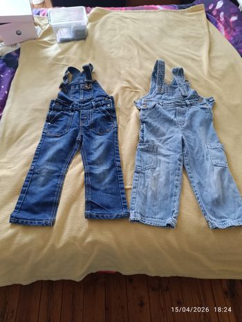 Lot de 2 salopettes en jeans 3ans