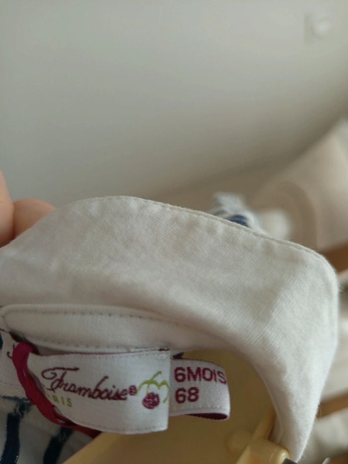 Grenouillère Pomme Framboise avec col Claudine et dentelle 6 mois neuve avec étiquette 🏷 - photo numéro 5